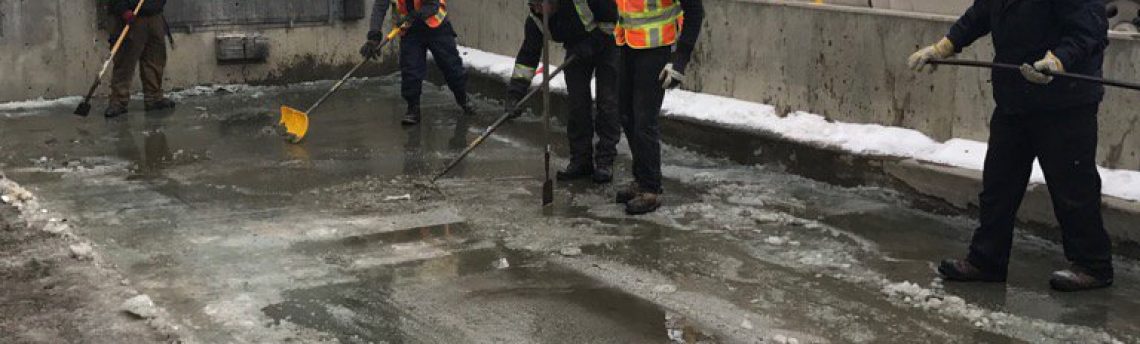 Ice clearing crew. #albertainstall https://t.co/W7hOnCDVno